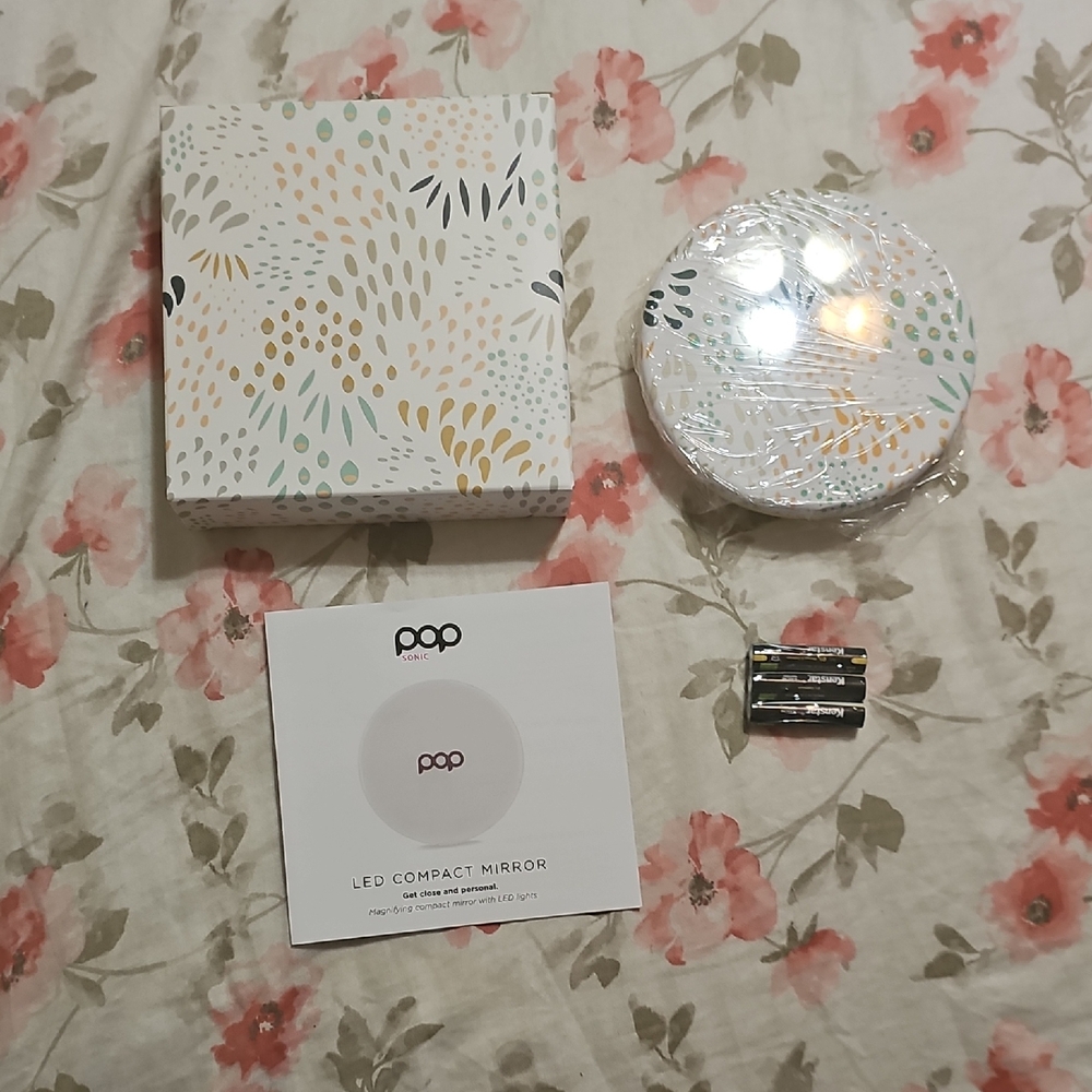 Pop Sonic LED Compact Mirror - White